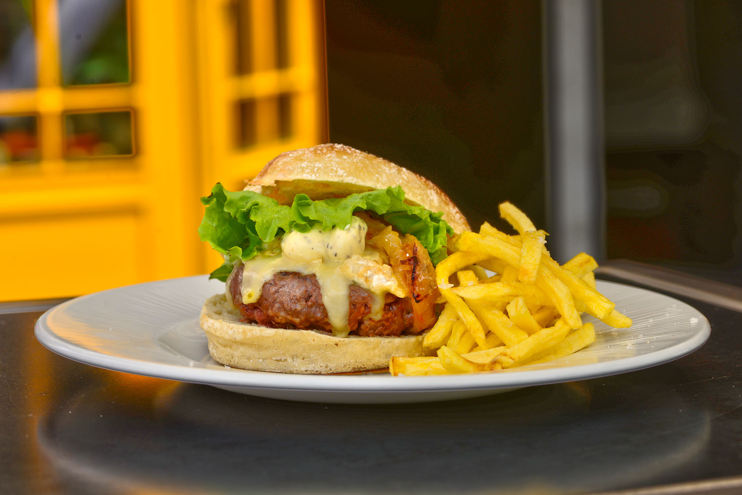 Hamburguesa en Casa de Fieras